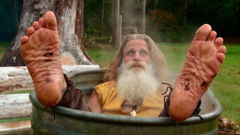 Mick Dodge 25 yıldır ağaç kovuğunda yaşıyor 