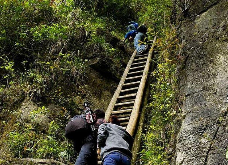 Dünyanın en zorlu okul yolları