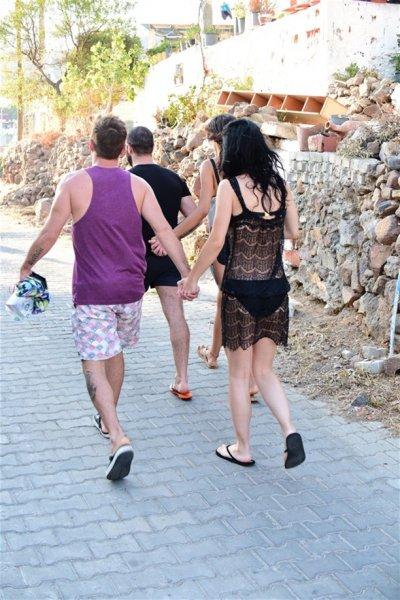 Merve Boluğur ile Murat Dalkılıç balayında 