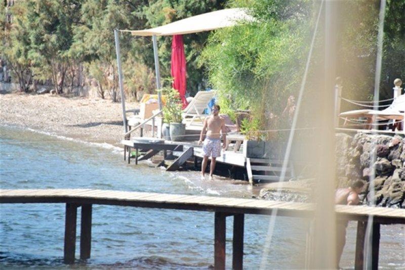 Merve Boluğur ile Murat Dalkılıç balayında 