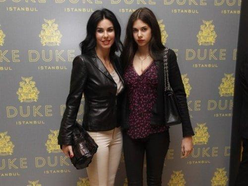 Defne Samyeli'nin kızı Deren Talu