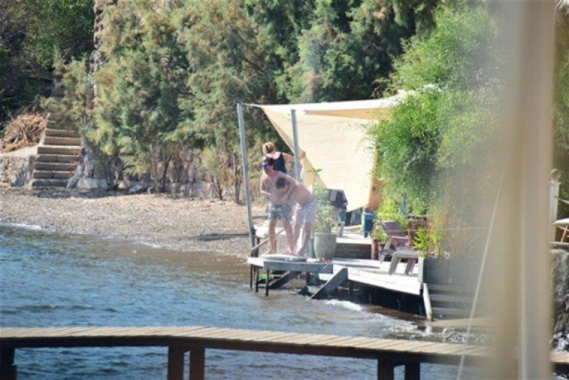 Merve Boluğur ile Murat Dalkılıç balayında 