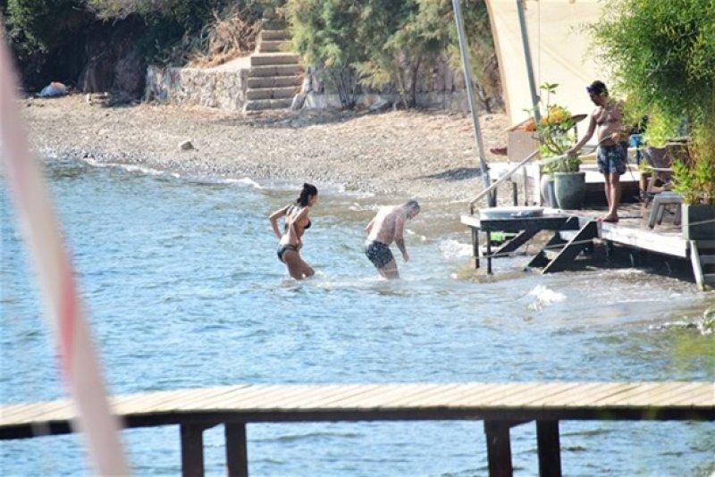 Merve Boluğur ile Murat Dalkılıç balayında 