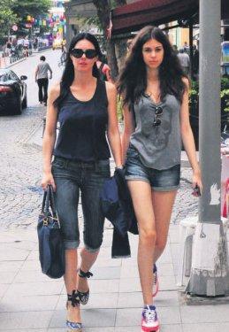 Defne Samyeli'nin kızı Deren Talu