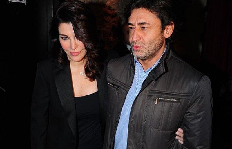 Deniz Akkaya sevgilisi Murat Varol'dan dayak yedi