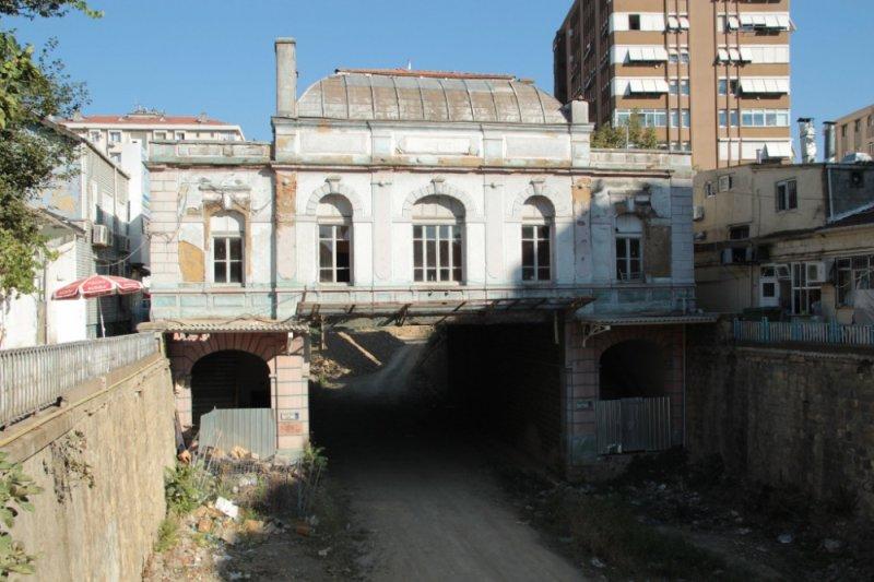 Tarihi Haydarpaşa Garı tren mezarlığına döndü 