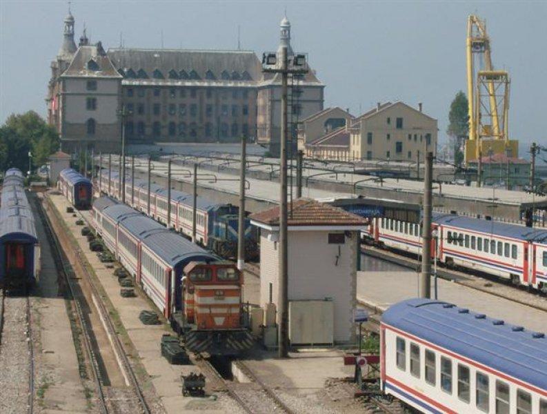 Tarihi Haydarpaşa Garı tren mezarlığına döndü 