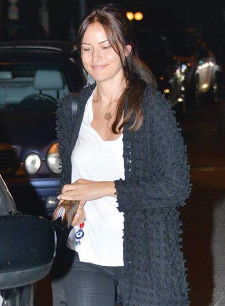 Fahriye Evcen'den Kara Sevda setine baskın