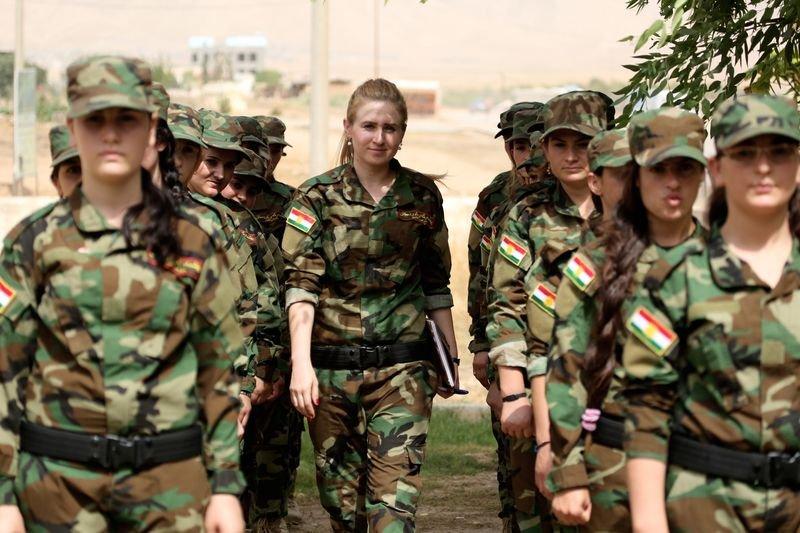 Ezidi kadınlar IŞİD'e karşı silahlandı