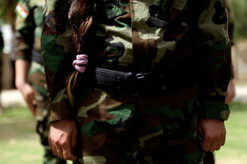 Ezidi kadınlar IŞİD'e karşı silahlandı