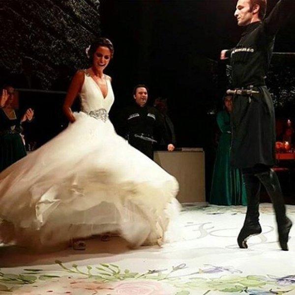 Güzel oyuncu İpek Özkök evlendi