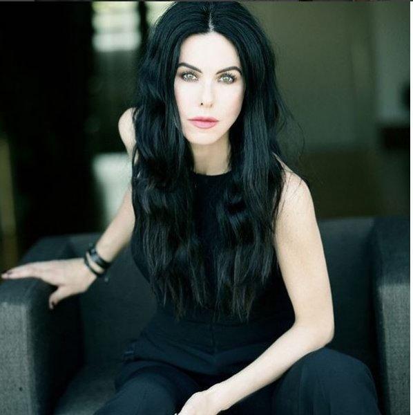 Defne Samyeli'nin Kurtlar Vadisi'ndeki ilk fotoğrafı