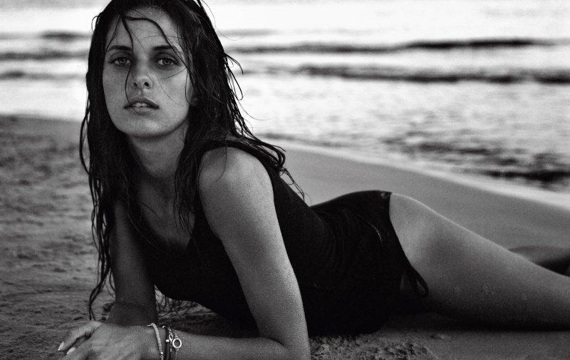 Güzel oyuncu İpek Özkök evlendi