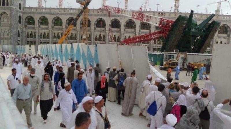 Kabe'de vinç kazası