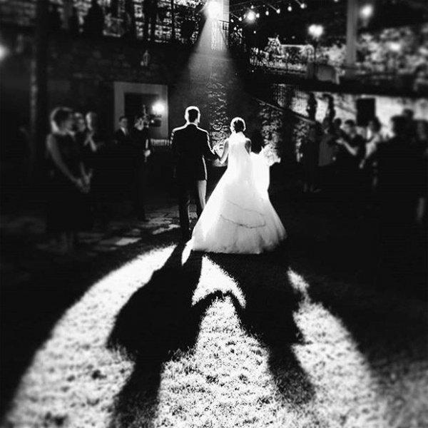 Güzel oyuncu İpek Özkök evlendi