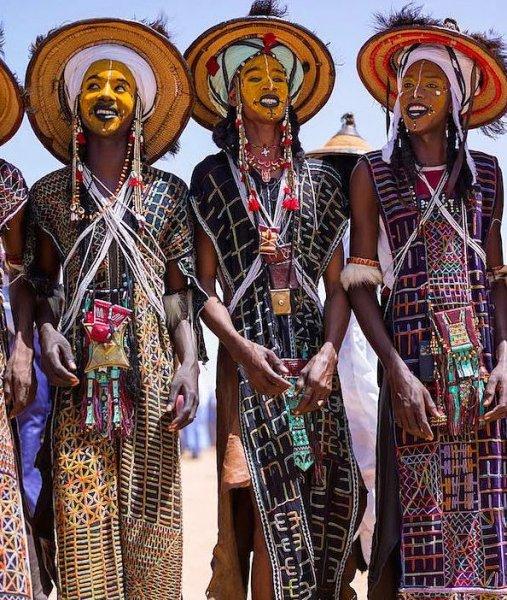 Afrikalı Wodaabe Kabilesi her yıl erkek güzellik yarışması düzenliyor