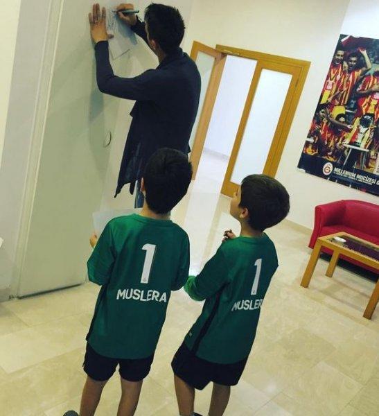 Ünlülerin objektifinden 2 Ekim Instagram paylaşımları 