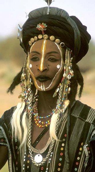 Afrikalı Wodaabe Kabilesi her yıl erkek güzellik yarışması düzenliyor