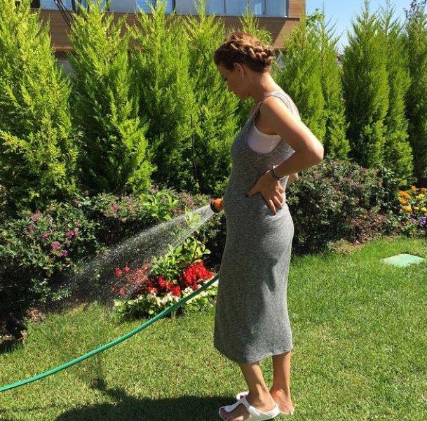 Esra Erol'dan iki oğlu için parti