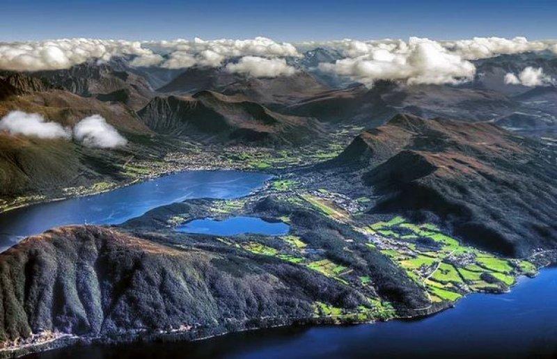 Uçakta cam kenarına oturanların çektiği inanılmaz fotoğraflar