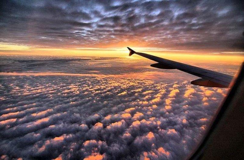 Uçakta cam kenarına oturanların çektiği inanılmaz fotoğraflar