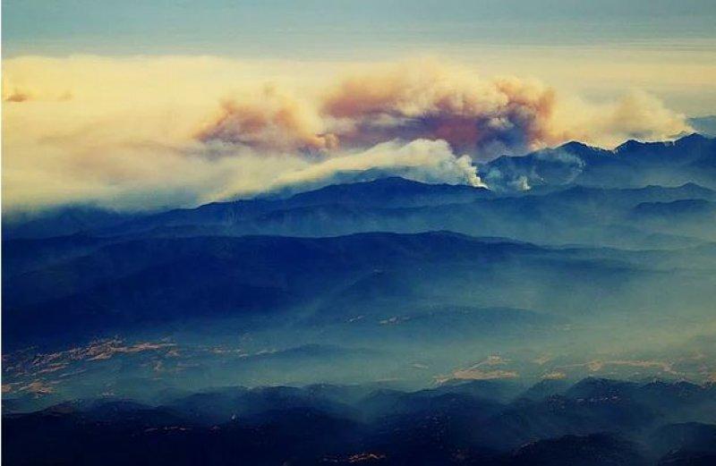 Uçakta cam kenarına oturanların çektiği inanılmaz fotoğraflar
