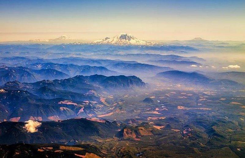 Uçakta cam kenarına oturanların çektiği inanılmaz fotoğraflar