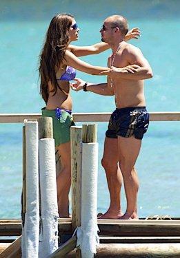 7 aylık hamile Yolanthe Cabau soyundu