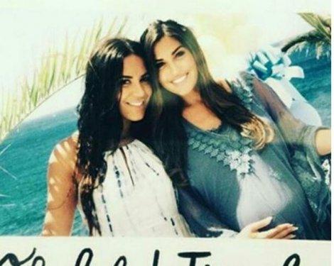 7 aylık hamile Yolanthe Cabau soyundu