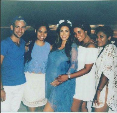 7 aylık hamile Yolanthe Cabau soyundu