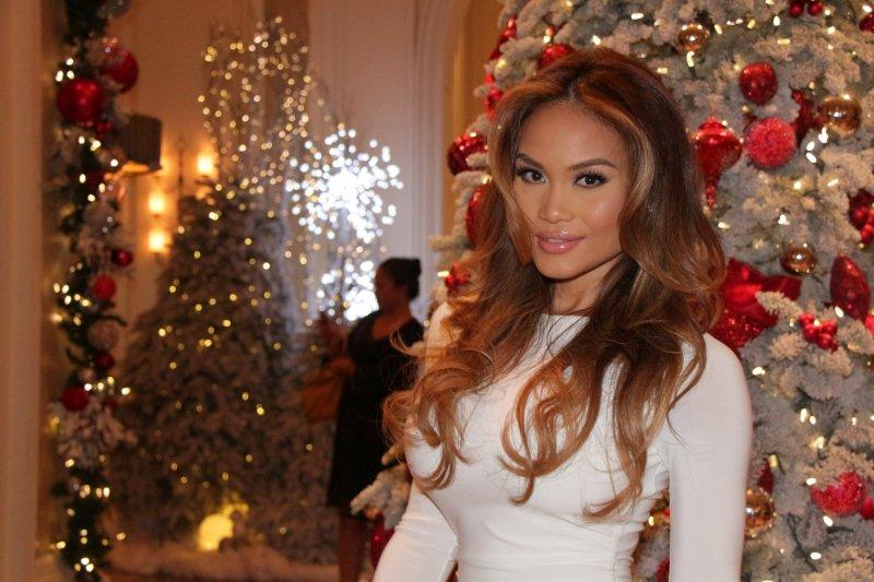 Daphne Joy yürek hoplattı 