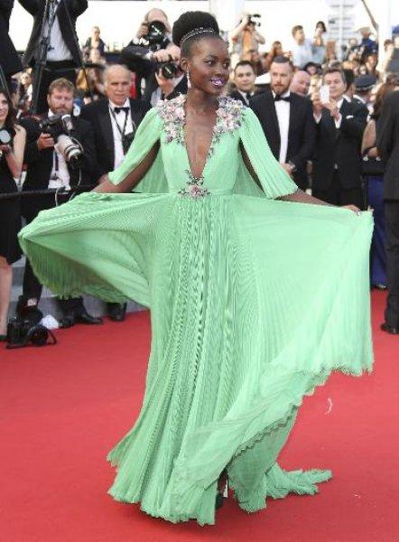 Hollywood'un en güzel giyinen ünlüleri 