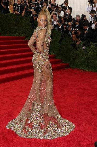 Hollywood'un en güzel giyinen ünlüleri 