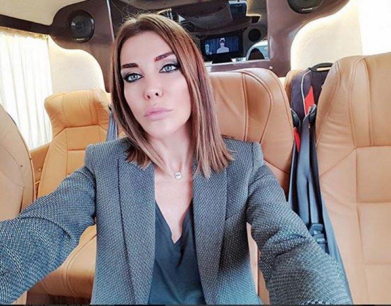 Deniz Akkaya takipçisini rezil etti