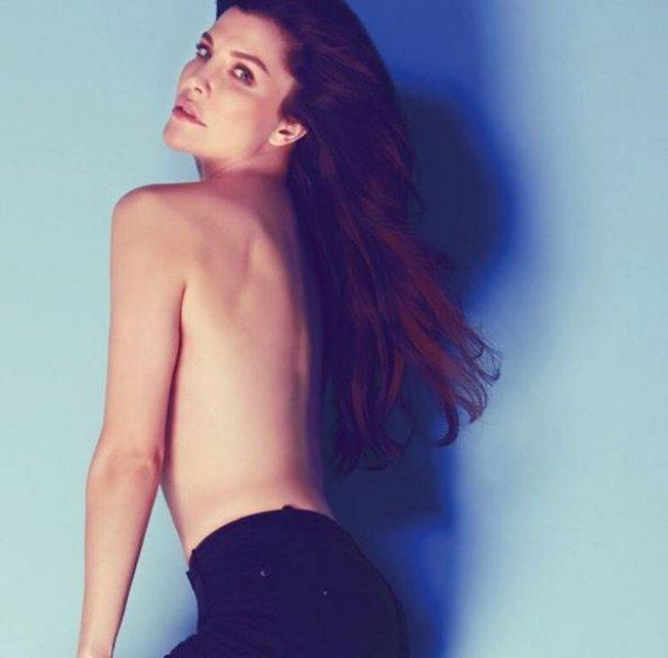 Deniz Akkaya takipçisini rezil etti