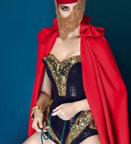 Deniz Akkaya takipçisini rezil etti