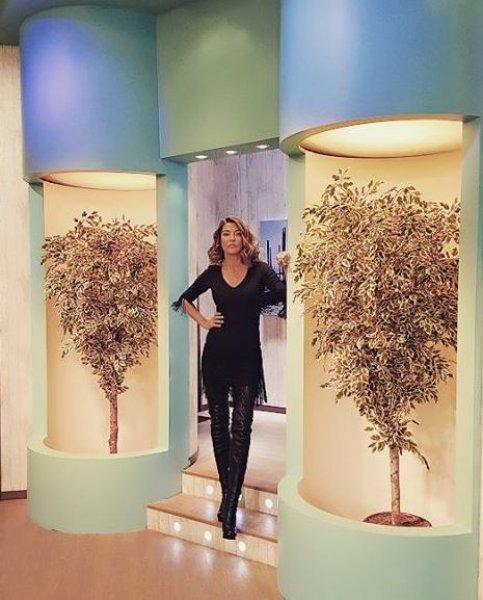 Deniz Akkaya takipçisini rezil etti