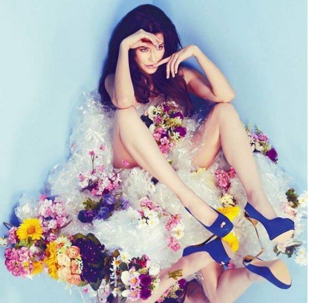 Deniz Akkaya takipçisini rezil etti