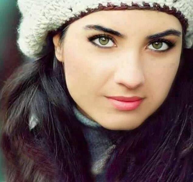 Tuba Büyüküstün Vatikan'da ödül aldı