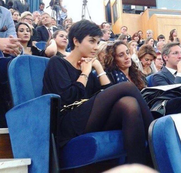 Tuba Büyüküstün Vatikan'da ödül aldı