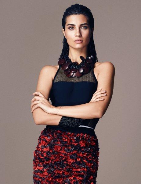 Tuba Büyüküstün Vatikan'da ödül aldı