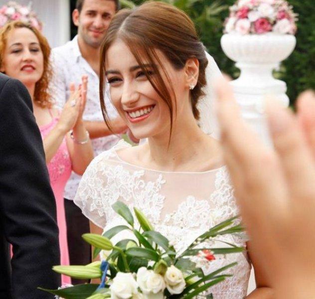 Televizyon dizilerindeki en güzel gelinlikler