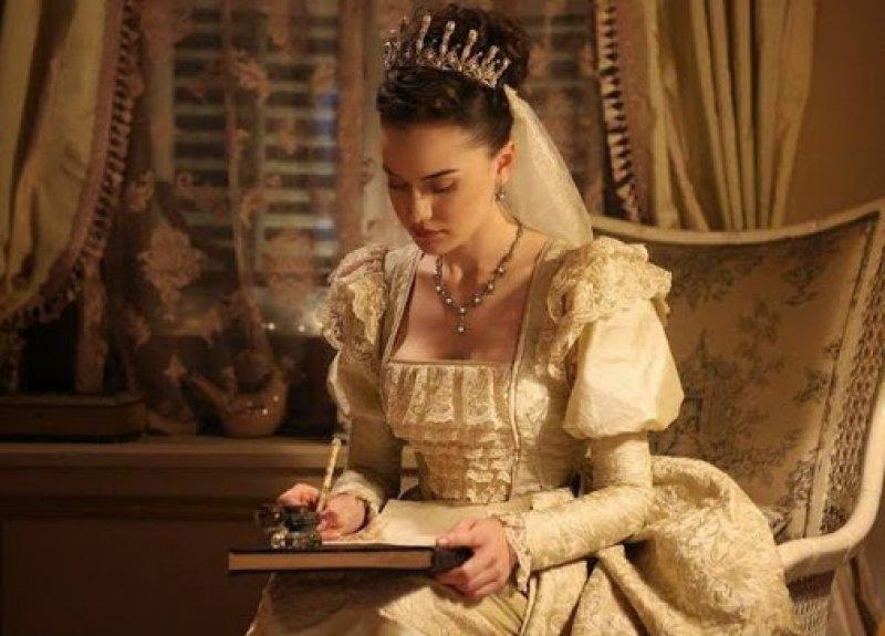 Televizyon dizilerindeki en güzel gelinlikler