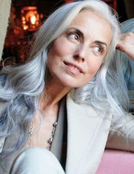 59 yaşındaki model Yasmina Rossi'nin fiziği görenleri şaşırtıyor 