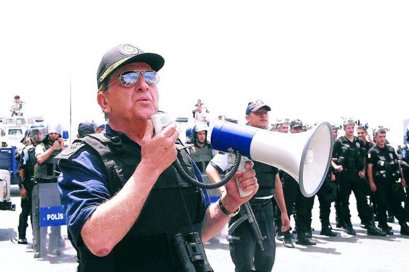 Komedyen Atilla Arcan vefat etti