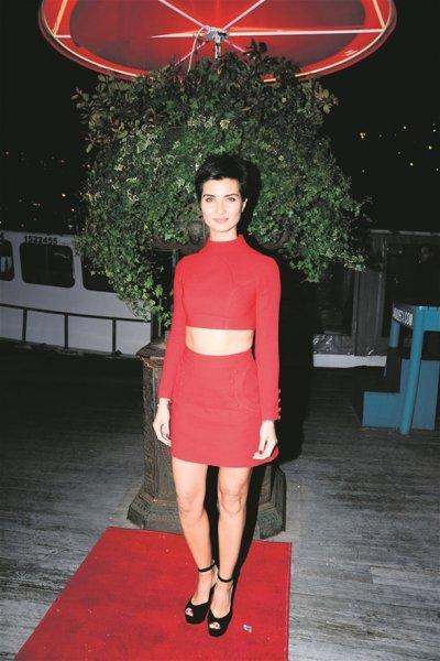 Tuba Büyüküstün: Saçımı en çok annem beğendi