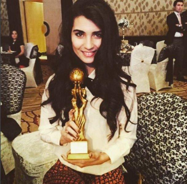 Tuba Büyüküstün: Saçımı en çok annem beğendi