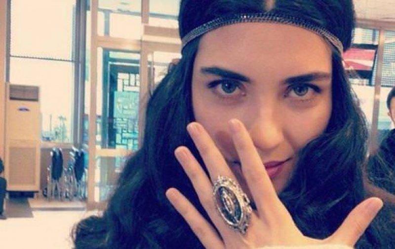 Tuba Büyüküstün: Saçımı en çok annem beğendi