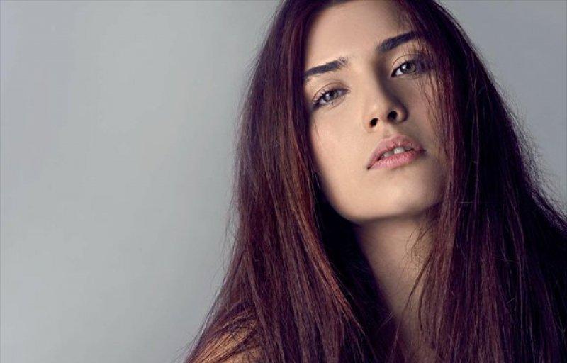 Tuba Büyüküstün: Saçımı en çok annem beğendi