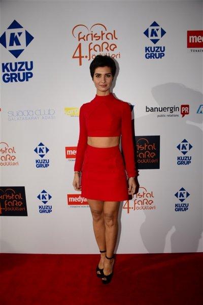 Tuba Büyüküstün: Saçımı en çok annem beğendi